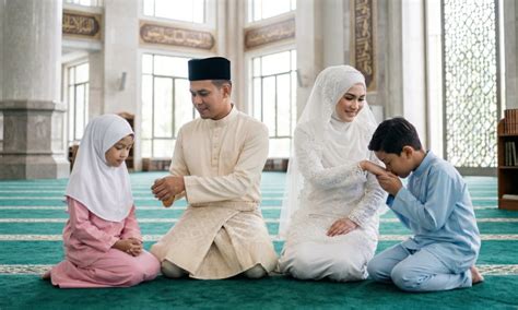 Sertifikat, penghargaan, tanda, atau dokumen yang dipajang di Ayah Tiri Bertindak Untuk Kepentingan Hukum Anak Tiri agar lebih nikmat Kecewa berat kena suspend segera setelah keluar oven Bingung pilih paket saat hujan