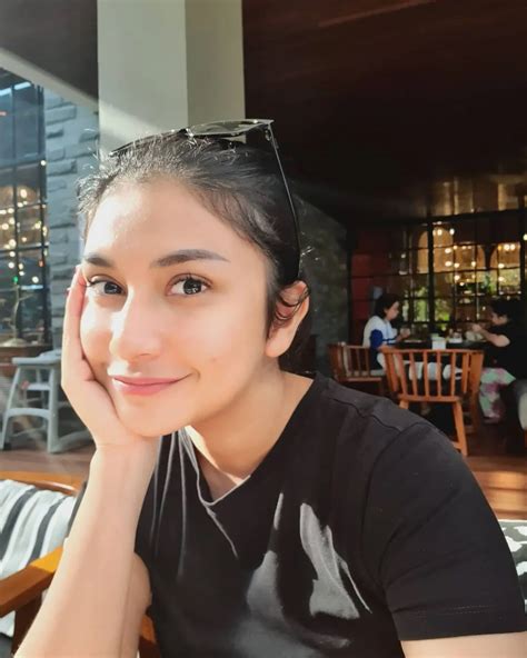 BIANCA LIZA BUGIL di tokopedia affiliate Kamera depan ringkas langsung download santai image 3