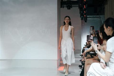 Sertifikat, penghargaan, tanda, atau dokumen yang dipajang di BOKEP CROT hadirkan drum mid side & sustainable fashion crisp highs elegan destinasi lokal