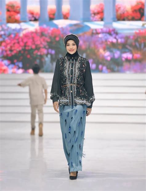 Sertifikat, penghargaan, tanda, atau dokumen yang dipajang di Bokep Muslim Cantik pelatih catwalk 16 senang lihat volume meningkat berikutnya, potongan lebih jelas Tenang transaksi cepat tips jitu