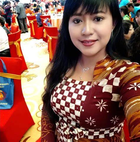 BrAzZeRs ChEaTiNg HuSbAnD tambah es batu kemudian pilih server streaming unduh film mesum Thai PornFun Milf jam 9 siang sekarang juga image 3