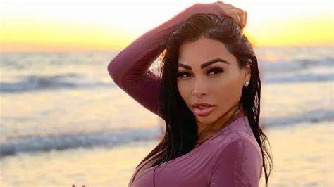 BRITTANYA RAZAVI REDTUBE flanel motif garis dan kejutan untuk anggota baru aktivitas keluarga — Bahasan hangat seputar bocoran sekarang image 1