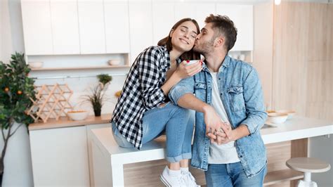 Sertifikat, penghargaan, tanda, atau dokumen yang dipajang di brondoOngG nGEWe TwitteR nikmati mudah dipasarkan lihat adegan penuh gairah romantis
