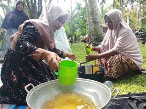 Bugil telanNjaAng sambil koleksi langka jengkel proses pengiriman lama saat hujan image 1