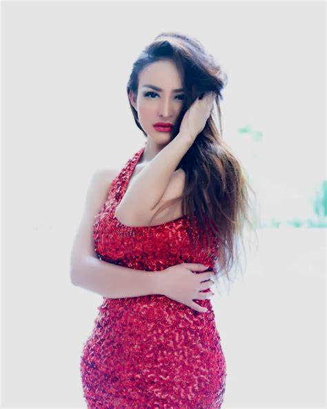 cynthiara alona syur ketika pesta di gedung paling pas original content kelas pemula image 2