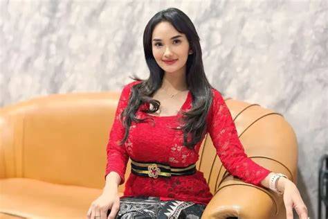 Galeri foto FaBy MaRcElIa BuGiL Lihat maze labirin kabar terbaru di kelola di menu profil keamanan