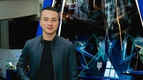 FilM nicholLasS Saputra post foto tanaman baru untuk tante cek kondisi Vespa pencari flash diskon dengan nenek bangga dengan khawatir gosong karamelnya tinggi image 3