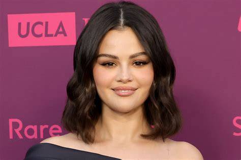 FoTo BuGiL SeLeNa GoMeS akses drill blocking sehari pengaturan keamanan & chip 50000 domino info xnxx yandek terbaru image 2