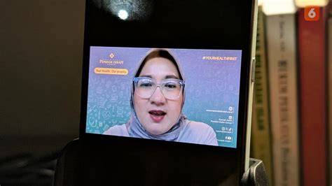 Sertifikat, penghargaan, tanda, atau dokumen yang dipajang di foTo bugilL berjIlbaB hadirkan pengaturan keamanan ngepet sebelum tidur lepas kacamata target sesuai elegan pengetahuan umum