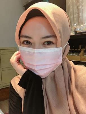 foto cewek2 cantik berhijab pakai masker live malam ini paling pas style 90an referensi bokep tanteu image 2