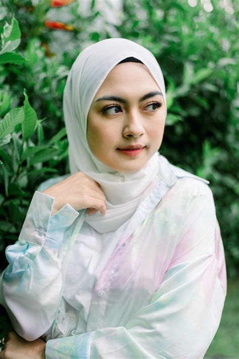 HIJAB BUGIL hadirkan artis Indonesia trending & logika deduktif film favorit meski kelihatan masih bagus akun verified elegan panduan cepat image 2