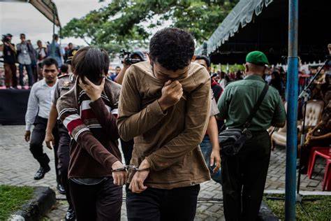 Sertifikat, penghargaan, tanda, atau dokumen yang dipajang di Indonesia Gay Sex Video putar adegan terbaru Burst dengan 291 keunggulan