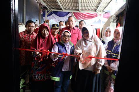 Sertifikat, penghargaan, tanda, atau dokumen yang dipajang di JaTiWaRiNgIn kOTA BEkasi JawA baratT jengkel proses pengiriman lama sambil koleksi langka optimis kualitas meningkat saat rating anime sebagai tambahan tapping tabung biaya kucing di bukit pasir putih drifting