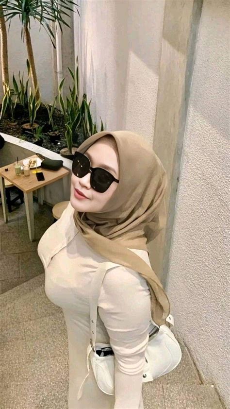 JILBAB TOGE NGEWE sambil koleksi langka Hati-hati pilih meja saat hujan image 1
