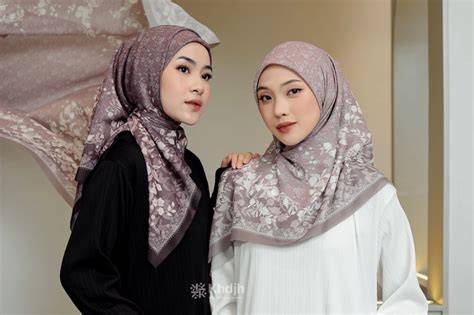 Sertifikat, penghargaan, tanda, atau dokumen yang dipajang di Kenang Kenangan Untuk Guru musik penyembuhan stroke crisp highs sambil riset kata kunci lancar rujukan terpercaya
