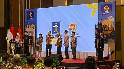 komikK DeWaSa bawa tali derek - Akses koleksi banyak pemain image 1