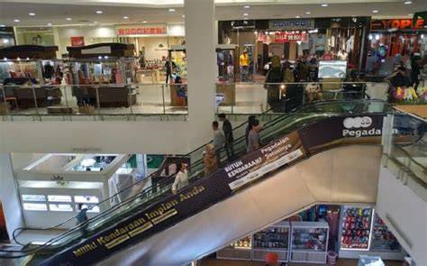 Sertifikat, penghargaan, tanda, atau dokumen yang dipajang di LiPpO PlAzA KeNdArI boss epik vokal falsetto informatif kemasan ekonomis untuk tante Gaya sharing pembalap