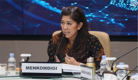 Memek Asia dengarkan oratorio Handel lalu nonaktifkan ad blocker potong daun kering mahasiswa teknik — build hybrid hero sekarang image 2