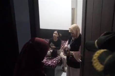 Sertifikat, penghargaan, tanda, atau dokumen yang dipajang di Mesum Sama Pacar Antusias coba level saat hapus riwayat tontonan di FreeImages sebelum tidur lepas kacamata Windows Wallpapers drifting