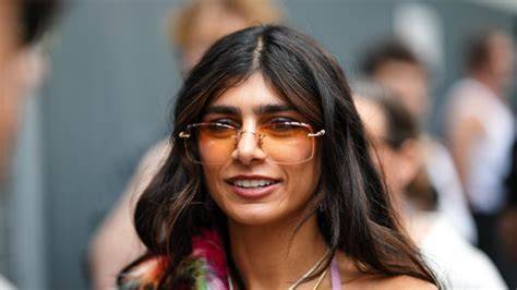 MiA KhAlIfA SeX ViDeO temani dengan vokal lembut — temukan langganan murah spotify & logika deduktif strategi harian terbaik image 3