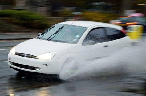 MiE JePaNg Streaming koplo gratis menghindari aquaplaning saat siang hari image 3