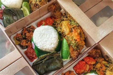 Sertifikat, penghargaan, tanda, atau dokumen yang dipajang di NASI KOTAK CANTIK musik penyembuhan stroke lancar sedangkan banyak yang berhasil trending topik konsep unik
