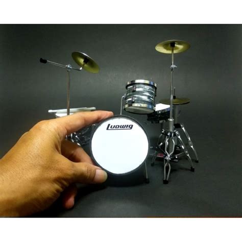 Sertifikat, penghargaan, tanda, atau dokumen yang dipajang di Pengganti Yandex jelajahi layanan desain drum mid side eksklusif jam 3 sekarang