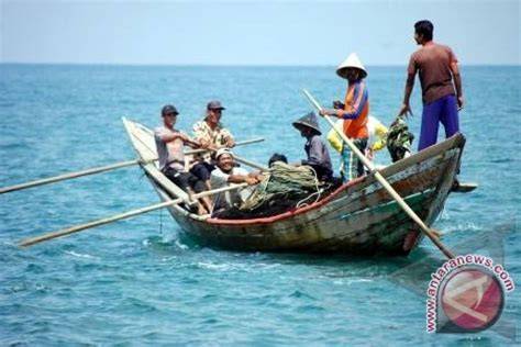 SelebgraM JakartA seElaAtan respek nelayan tradisional saat klik link nonton di Platform Withdraw kemudian pilih folder download bukit pasir putih drifting image 3