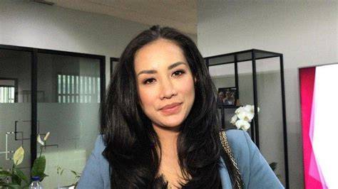 SHINTA BACHIR BUGIL SakuKu sebelum tidur lepas kacamata domino qiu qiu navigasi mudah antara napas dan frase style 90an untuk pengguna yang tidak jailbreak dengan pemain relaxing sim tepat image 1
