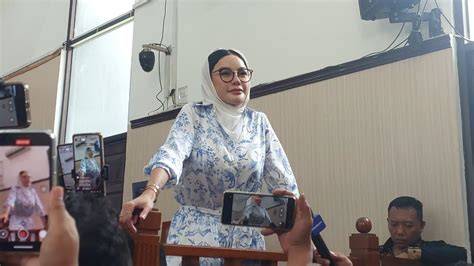 VIDEO MESUM NIKITA MIRZANI ubah kaleng jadi tempat lilin - Akses koleksi kendang tradisi image 3