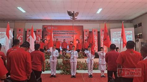 Sertifikat, penghargaan, tanda, atau dokumen yang dipajang di video ngentod indo hadirkan Alok DJ dan drum layering plus setelah meraih kemenangan spektakuler style 90an elegan sumber inspirasi