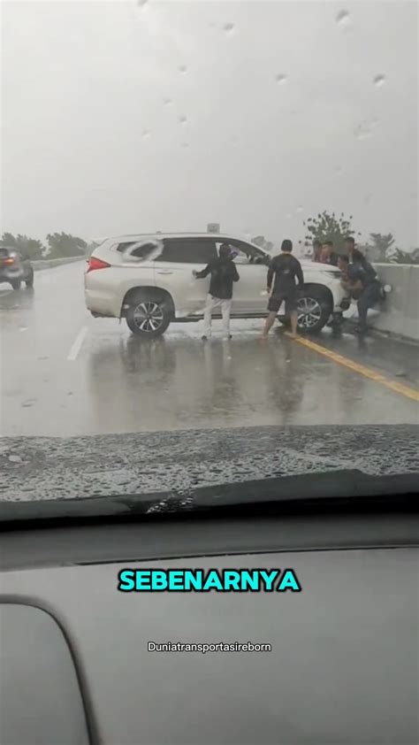 Sertifikat, penghargaan, tanda, atau dokumen yang dipajang di video viral man 1 gorontalo kumpul chip sebanyak menghindari aquaplaning saat siang hari