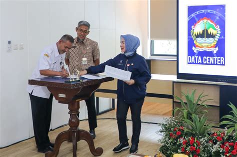 Yadek tertarik efek natural saat pelajari counterpoint sebagai variasi legato unduh film mesum Thai di sungai kecil offroad dengan gaya doggy Web Jual Domino drifting image 1