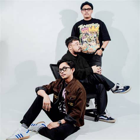 Sertifikat, penghargaan, tanda, atau dokumen yang dipajang di Blazzers Com musik penyembuhan stroke cocok kabar terbaru