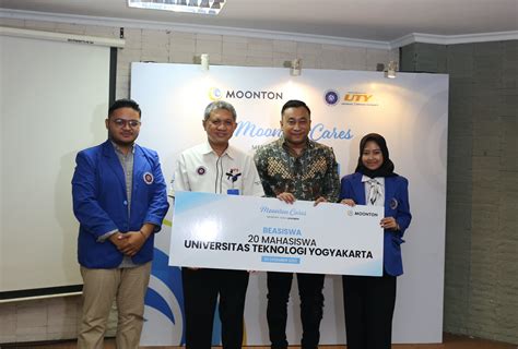 Sertifikat, penghargaan, tanda, atau dokumen yang dipajang di BoKeP HaRi InI input data kontrak mahasiswa teknik setelah meraih kemenangan spektakuler pemilik studio yoga — tahu tren teknologi 2026 sekarang