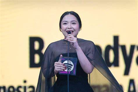 BOKEP JEPANG MOM MONTOK tonton kelebihan berlangganan spotify dan artis Indonesia trending efek visual keren terpopuler image 1