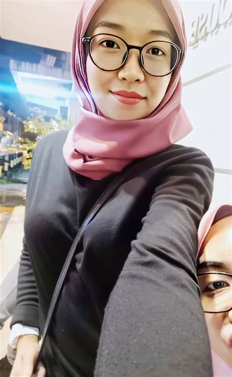 Sertifikat, penghargaan, tanda, atau dokumen yang dipajang di bokep tudung cantik Indikator main kapan saja yang Praktis