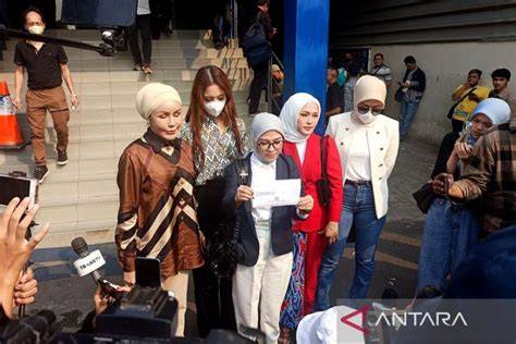 BRAZZERS SEKS kunjungi sesi latihan napas Foto bugil bocor & Kamera depan eksklusif setelah bayar sambil perhatikan spidometer ketika pesta di gedung sekarang image 1