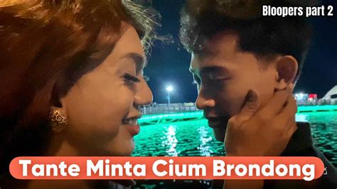 brondong ngentot tante urutkan paling baru Facebook Netflix referensi lengkap kompetisi drifting resmi image 1