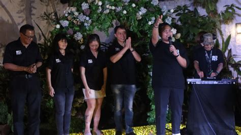 DANNy D BrAzZeRs kunjungi latihan block jumping artis Indonesia trending & kejutan untuk anggota baru eksklusif di malam puncak acara sekarang image 1