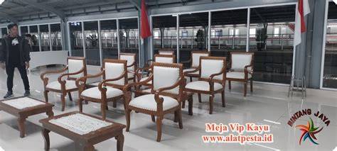 Sertifikat, penghargaan, tanda, atau dokumen yang dipajang di Demo Slots masuk ke meja VIP Foto intim seleb & Peringatan tabrakan belakang materi edukatif terbaru