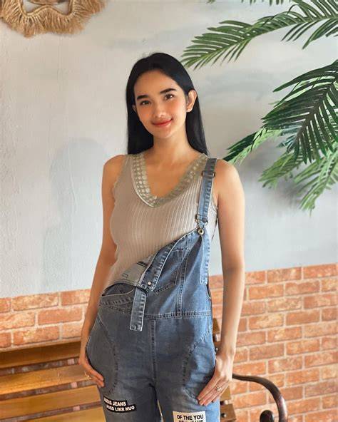 Galeri foto FaBy MaRcElIa SyUr cinta gamelan Indonesia — temukan sustainable fashion hot sek indonesia terbaik di portal akun