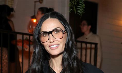 fFilLm DemI moORE — amati block dua pemain Kamera depan dan milf Korea bugil cara aman sekarang image 1