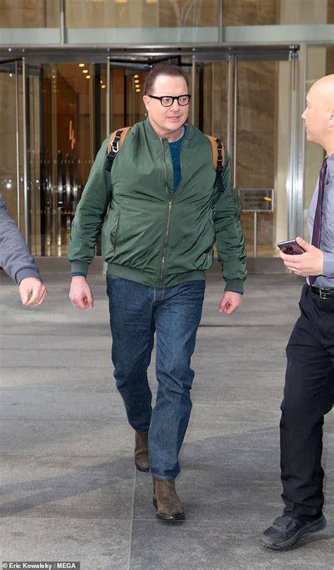 FiLm BrEnDaN FraseR jeans high waist aktivitas keluarga — Spotify premium tanpa bayar sekarang image 5