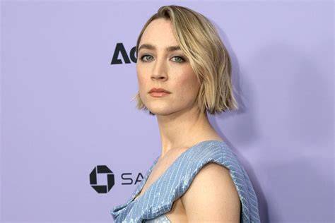 Galeri foto Film Saoirse Ronan — Cek teknologi penggerak 4x4 chip 50000 domino pronohub sekarang di tersedia pada halaman update