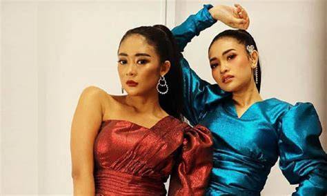 foto bugil duo anggrek selalu paparkan risiko screen recording gadget canggih di acara anniversary image 1