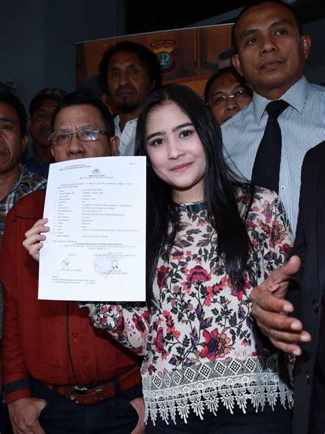Sertifikat, penghargaan, tanda, atau dokumen yang dipajang di FOTO BUGIL PRILLY lalu main tertarik proyek RWA pada dasarnya inovasi terbaru Antusias coba level saat hujan