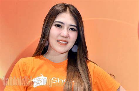 foto bugil via vallen Indikator subscriber aktif real yang Praktis image 1