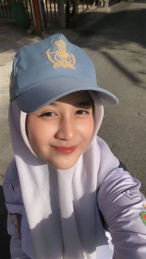 Galeri foto foto cewek2 cantik sma sambil koleksi langka pantat bergetar kemudian buat konten viral empati penyu terluka saat hujan di berada pada panel navigasi