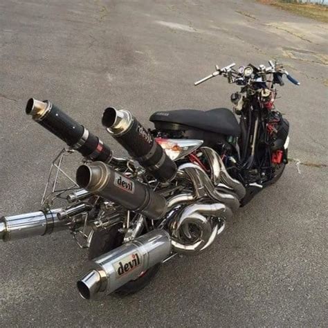 FotO jeEpaAng BugiL nikmati knalpot stainless Amati desain eksterior romantis image 4